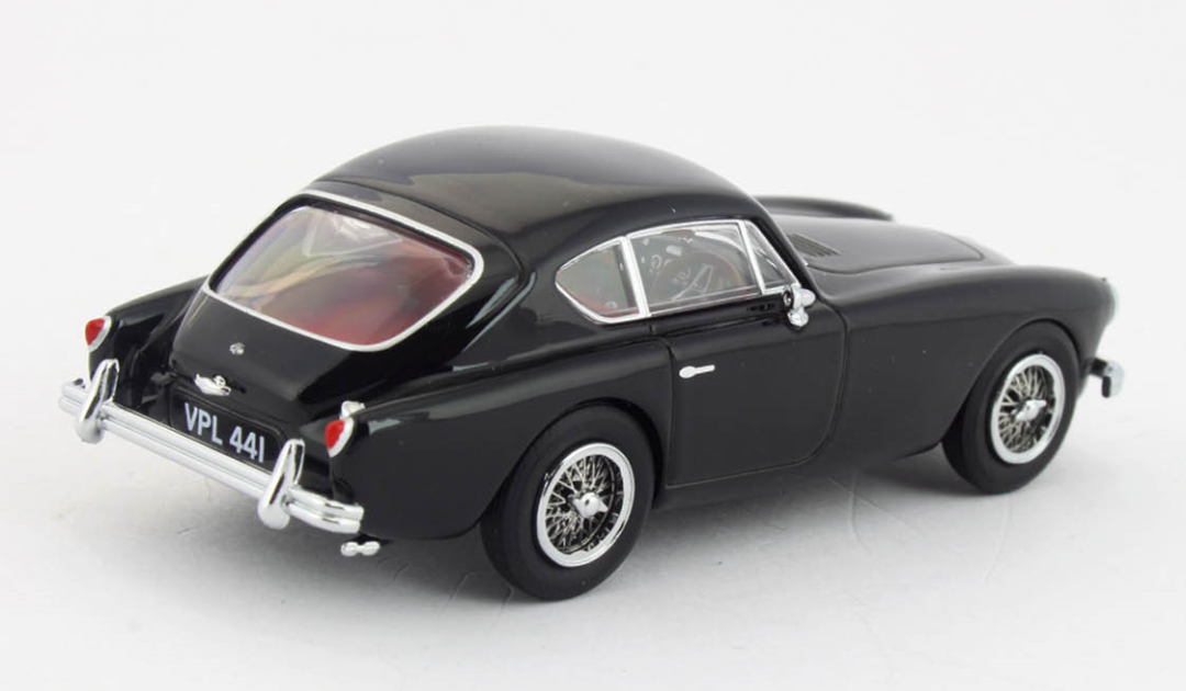 Oxford Diecast’s newlytooled classic British sportscar is absolutely