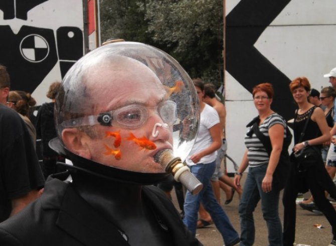 The fish bowl you can wear on your head! Practical Fishkeeping