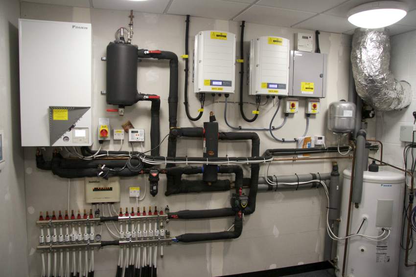 daikin altherma heat pump renewable vrv ventilation doreset Anglo American Oil Company Poole