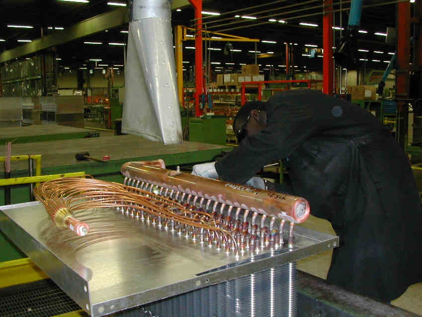 Lu-ve worker building copper component