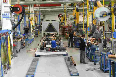 chillers manufacture IT cooling technology air conditioning Italy