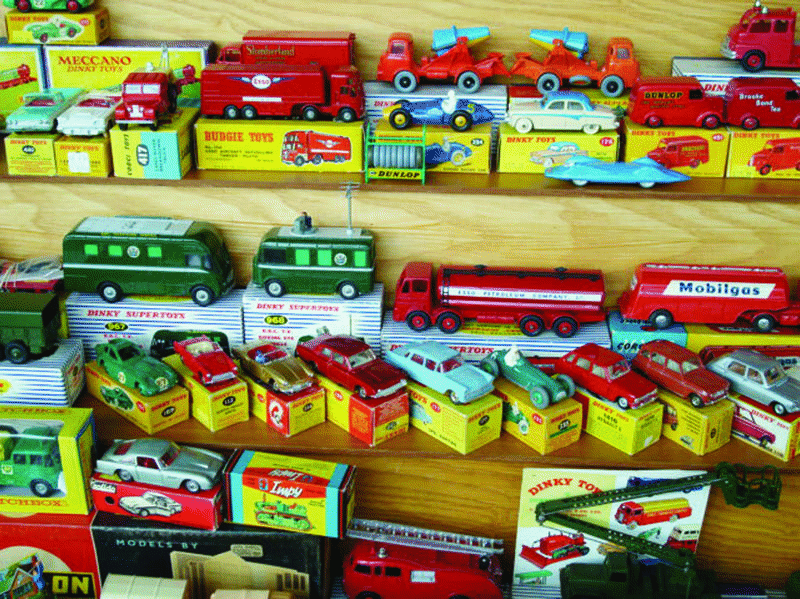 New collector's shop opening in Edinburgh Collectors Club of Great