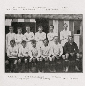 Robert de Glanville with rugby team, 1911.