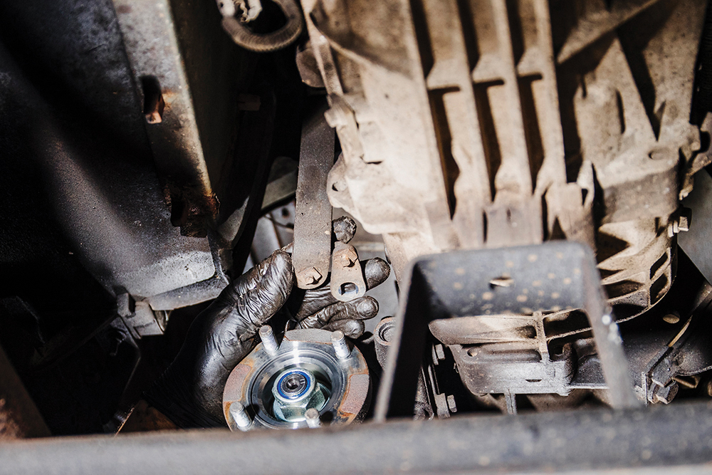 Avoid or repair gearbox output shaft failure Land Rover Monthly