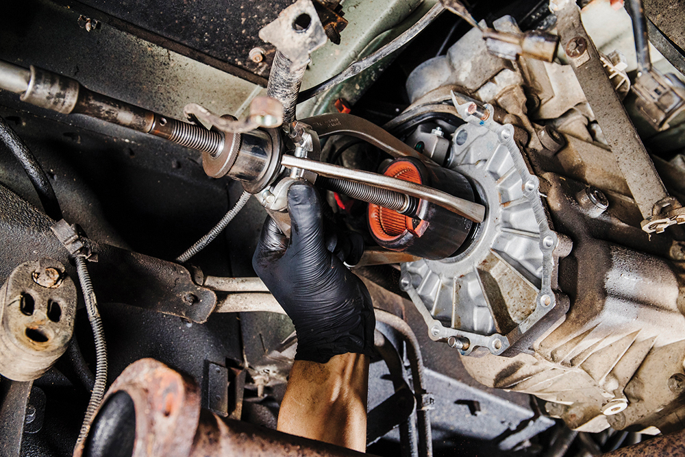 Avoid or repair gearbox output shaft failure Land Rover Monthly