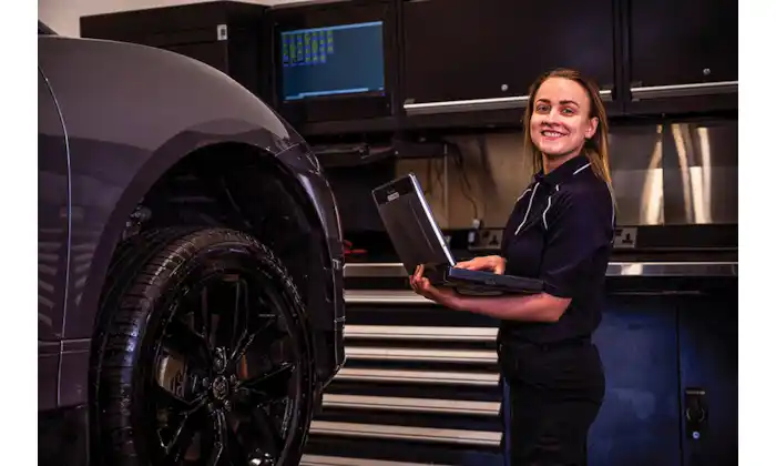 Land Rover Monthly Magazine