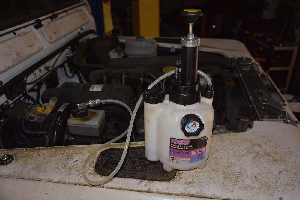 Bleed your Brakes and Clutch Series Defender Discovery Range Rover