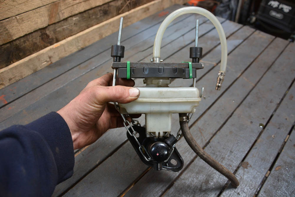 Bleed your Brakes and Clutch Series Defender Discovery Range Rover