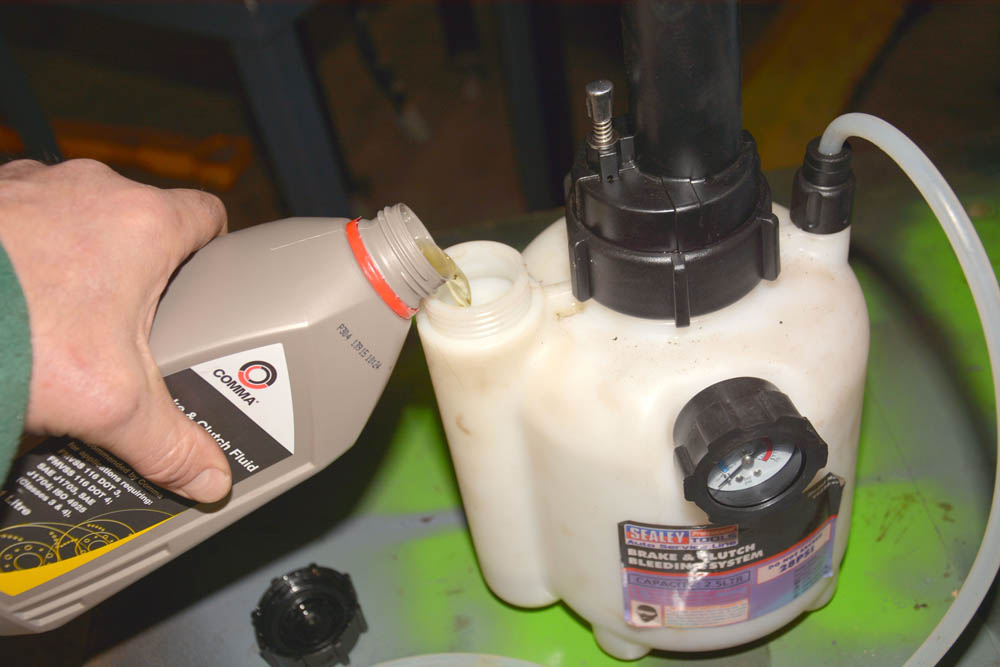 Bleed your Brakes and Clutch Series Defender Discovery Range Rover