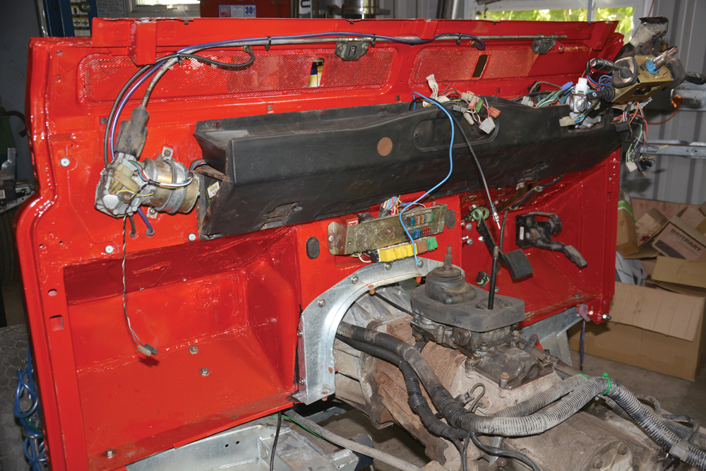 Project Defender Td5, part 10 Dashboard wiring and new instruments