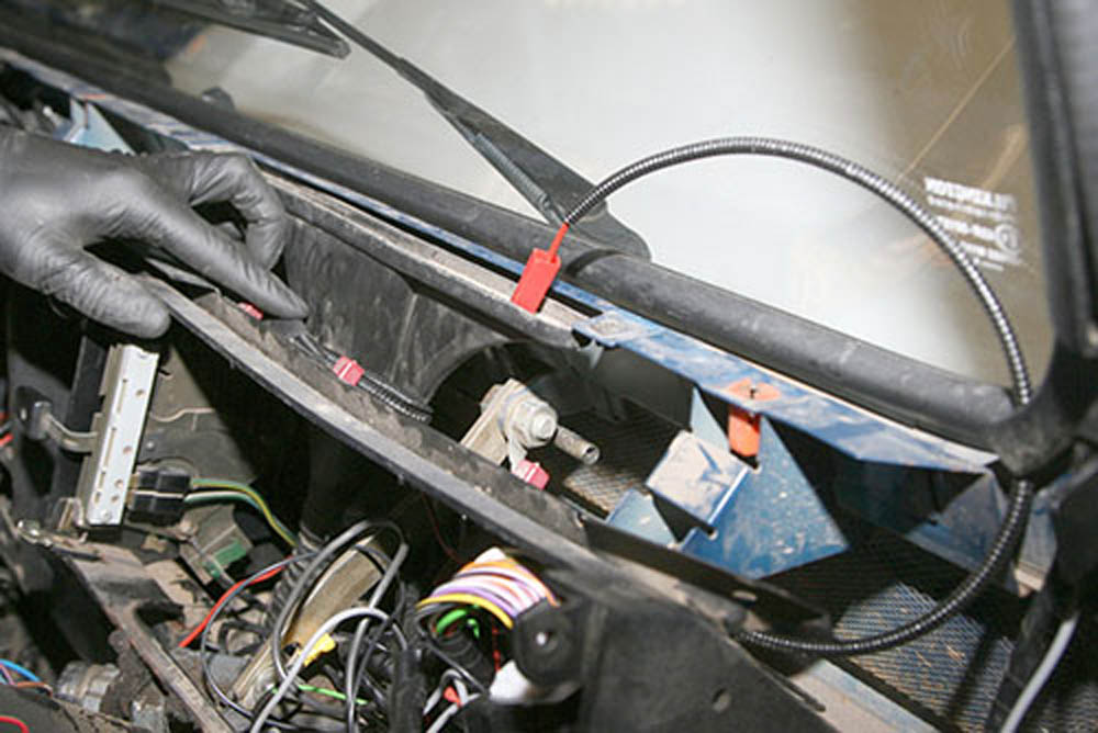 Fit a Defender heated windscreen Land Rover Monthly