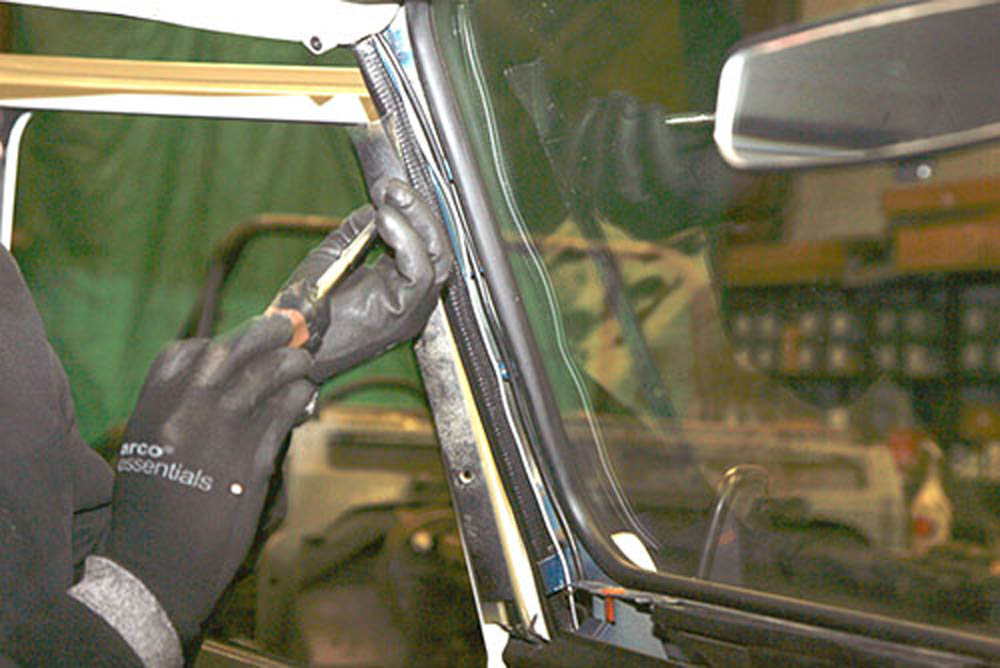 Fit a Defender heated windscreen Land Rover Monthly