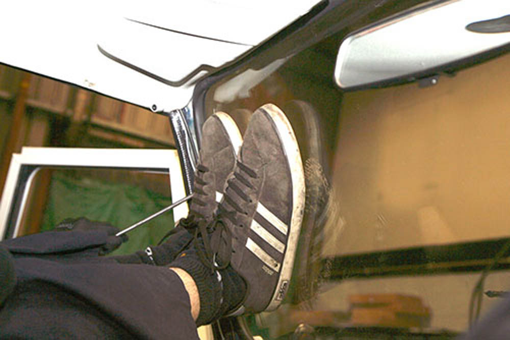 Fit a Defender heated windscreen Land Rover Monthly