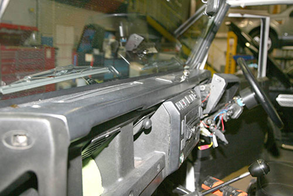 Fit a Defender heated windscreen Land Rover Monthly