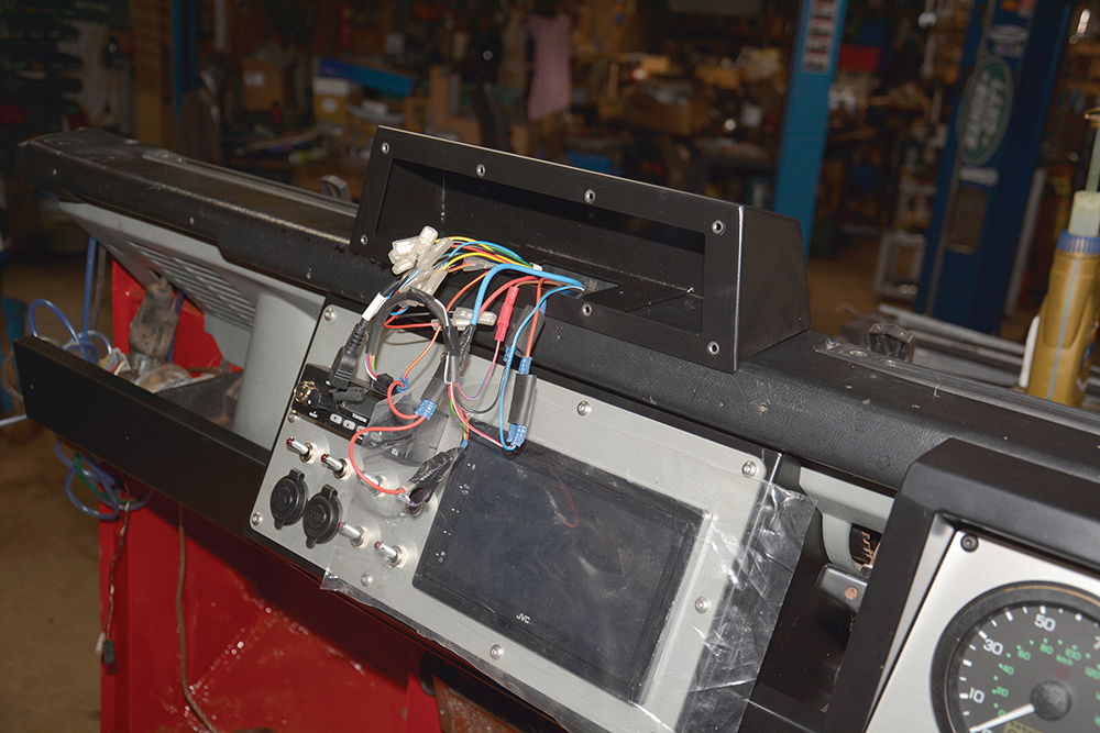 Project Defender Td5, part 11 Dashboard upgrade Land Rover Monthly