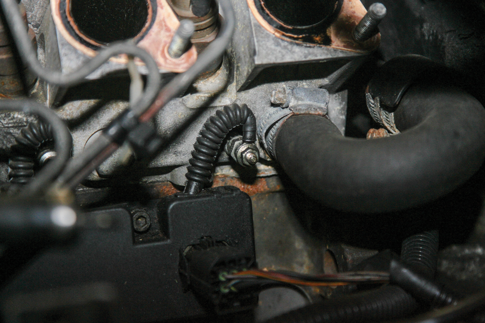 Replace diesel glow plugs Land Rover Monthly