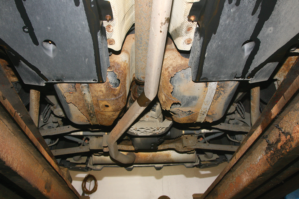 Replace an Evoque fuel tank shield Land Rover Monthly