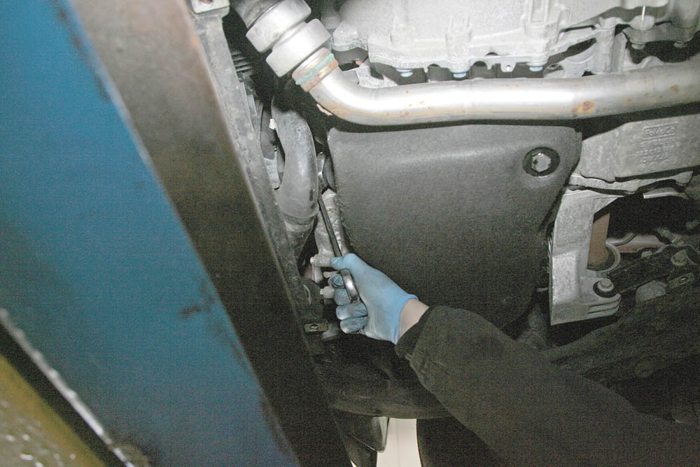 Service your Freelander 2 TD4 Land Rover Monthly