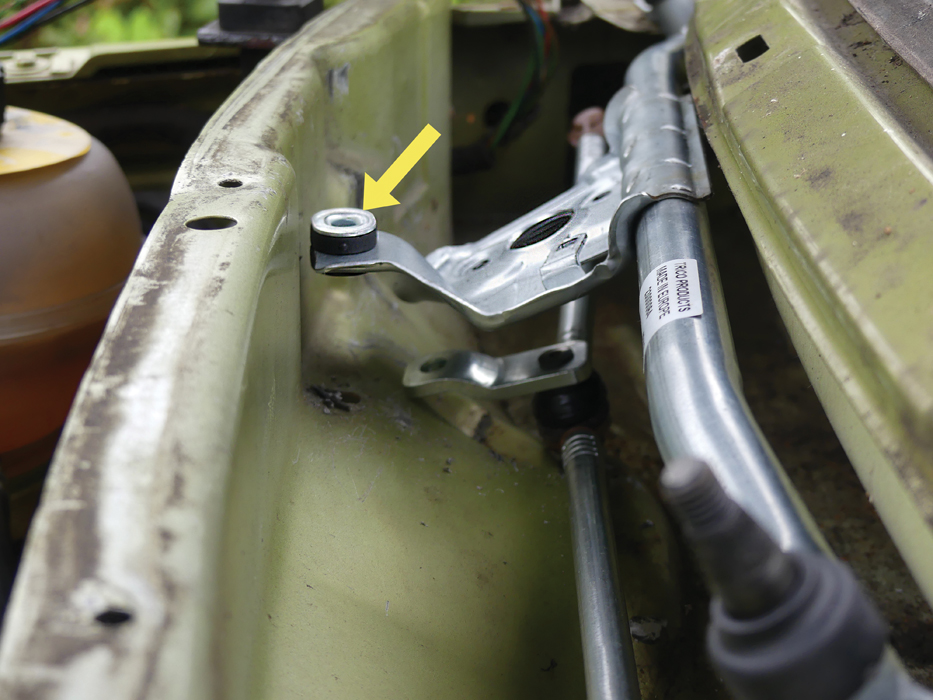 Project Freelander Front wiper mechanism Land Rover Monthly