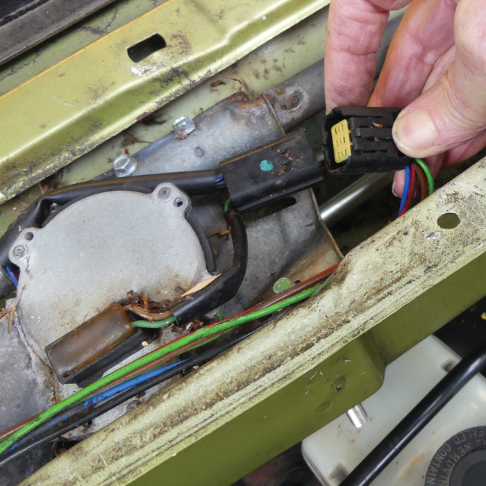 Project Freelander Front wiper mechanism Land Rover Monthly