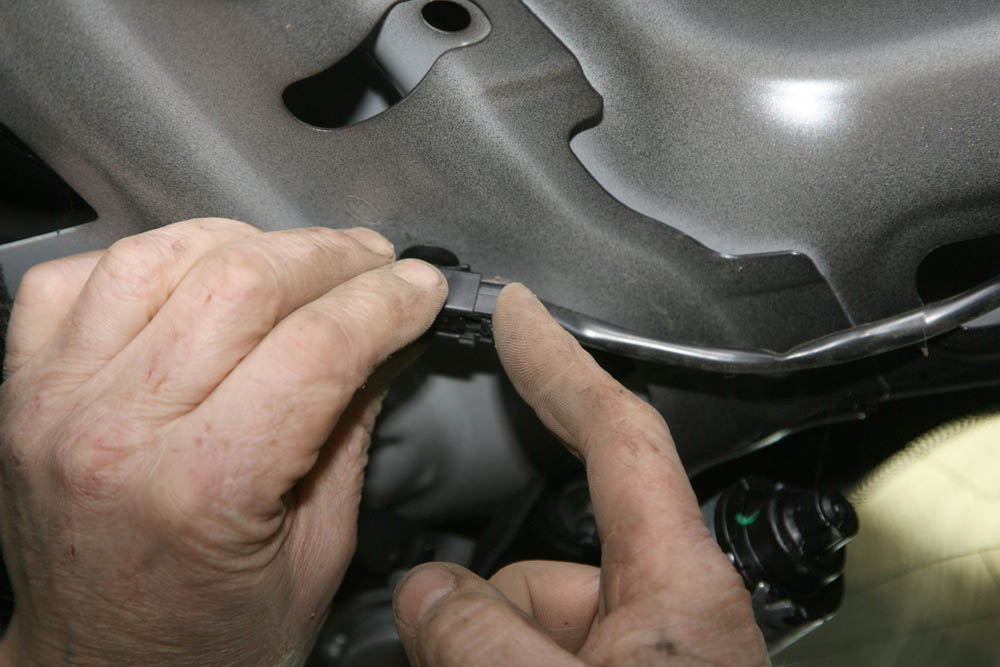 Repair your Freelander 2 tailgate Land Rover Monthly