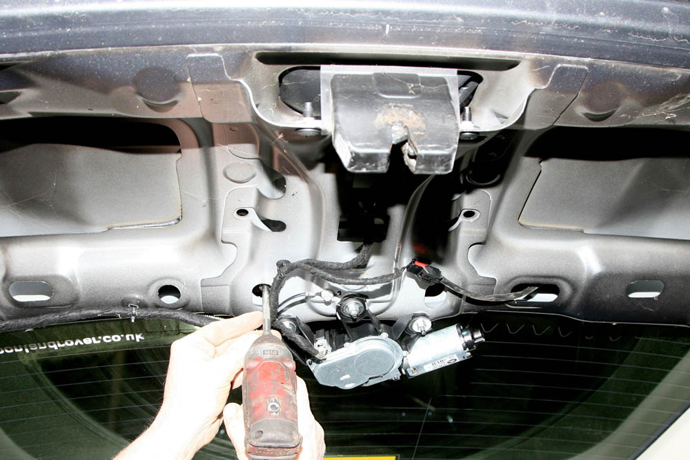 Repair your Freelander 2 tailgate Land Rover Monthly