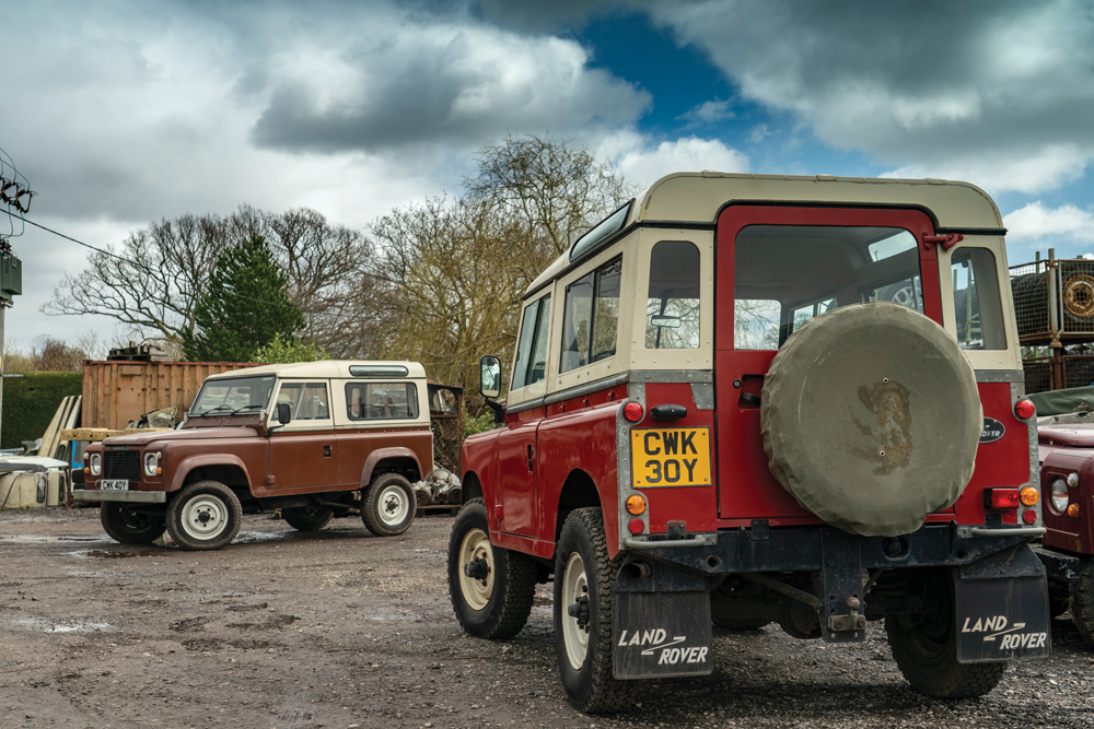 A Tale of Two Ninetys - Land Rover Monthly