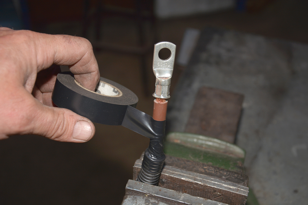 Project Defender Td5, part 9 Install a battery and isolator switch