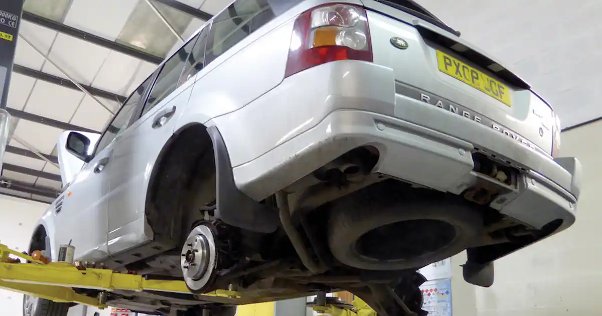 Replace a Brake Line assembly - Land Rover Monthly