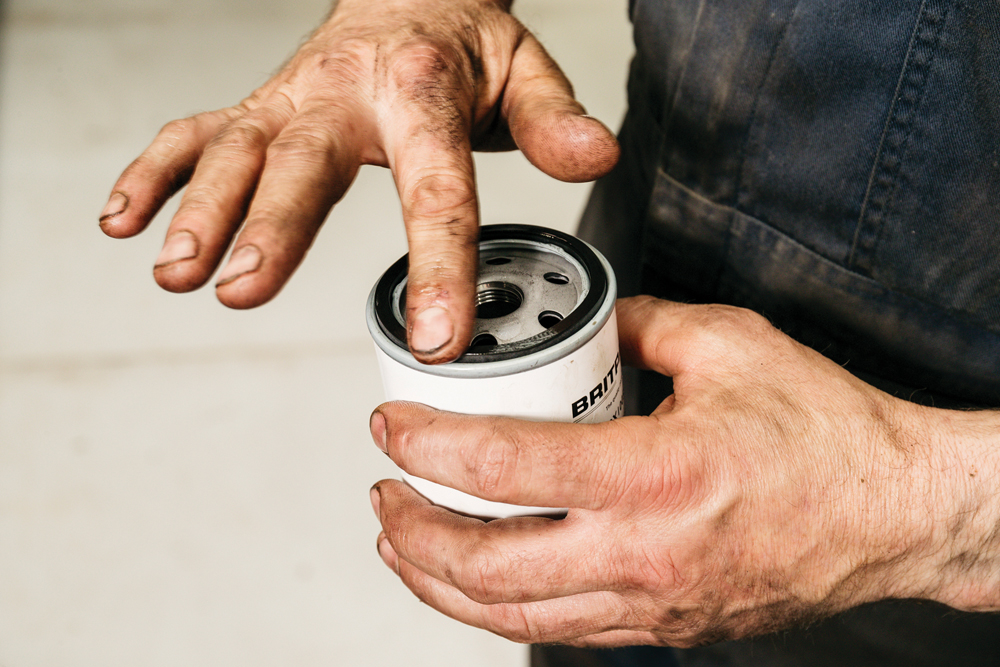 Service a Discovery 2 Td5 Land Rover Monthly