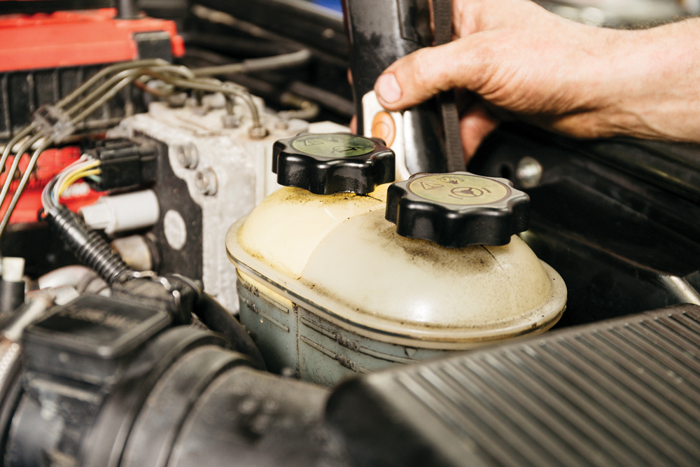 Service a Discovery 2 Td5 Land Rover Monthly