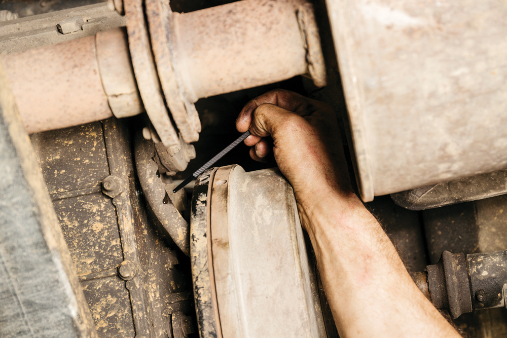 Service a Discovery 2 Td5 Land Rover Monthly