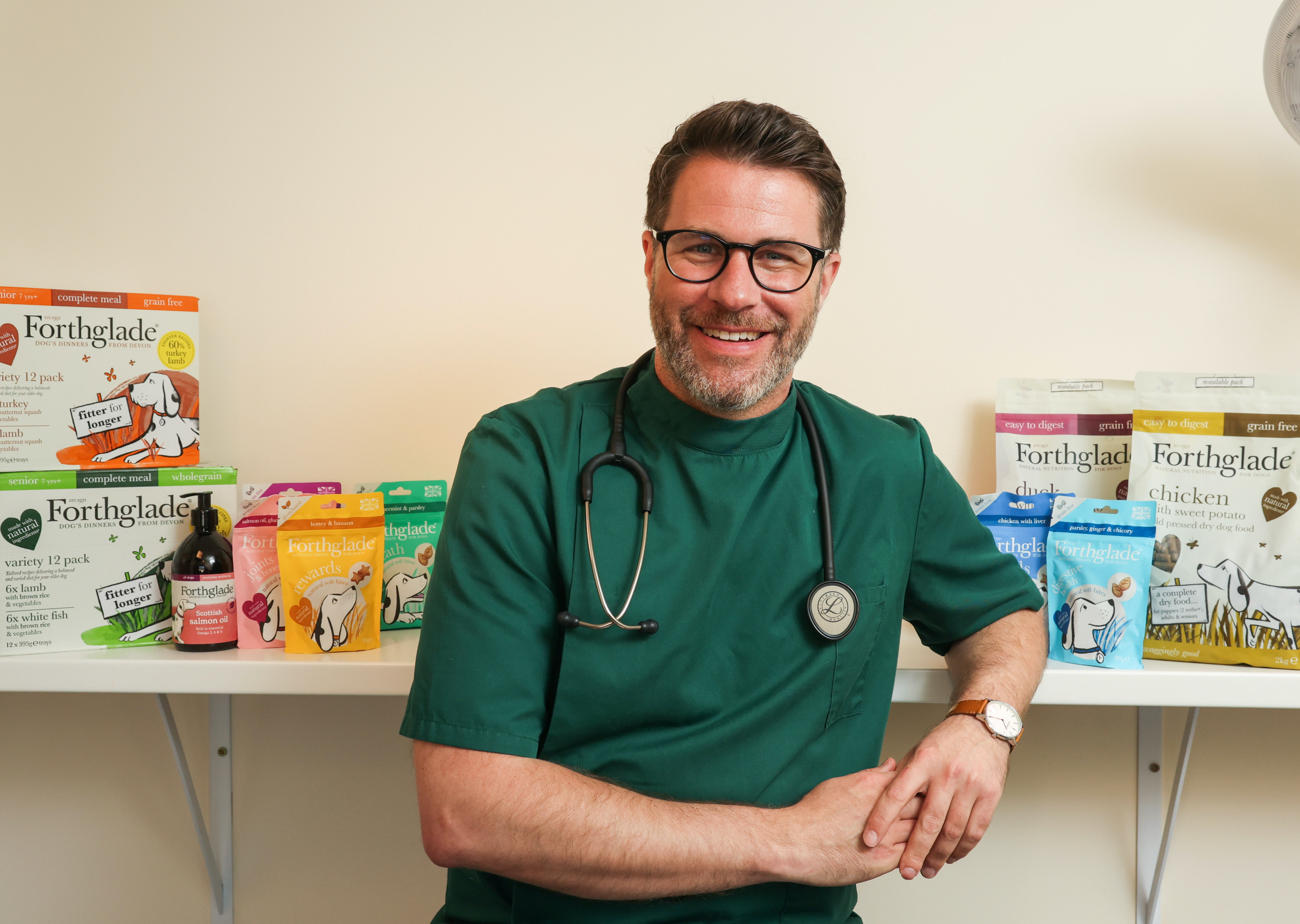 Forthglade Natural Pet Food sign TV’s Dr James Greenwood as Vet