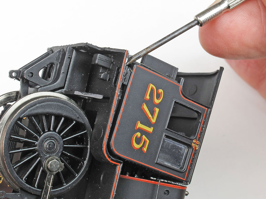 How to fit pickups to older model World Of Railways
