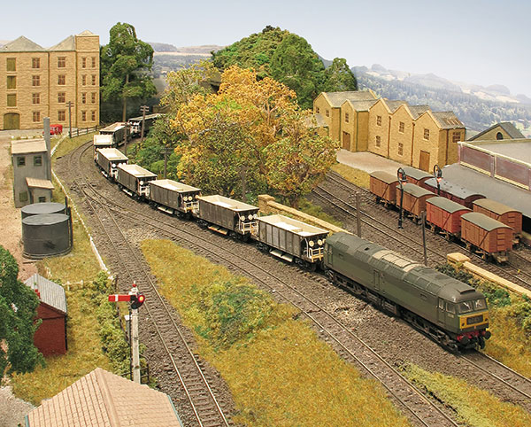 Dunkow Road in N gauge - World Of Railways