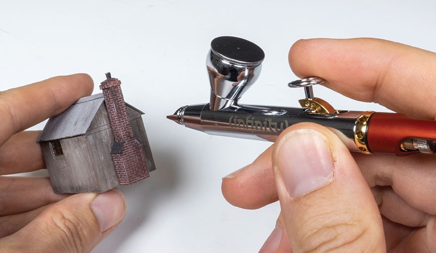 The BRM Guide to Airbrushing World Of Railways